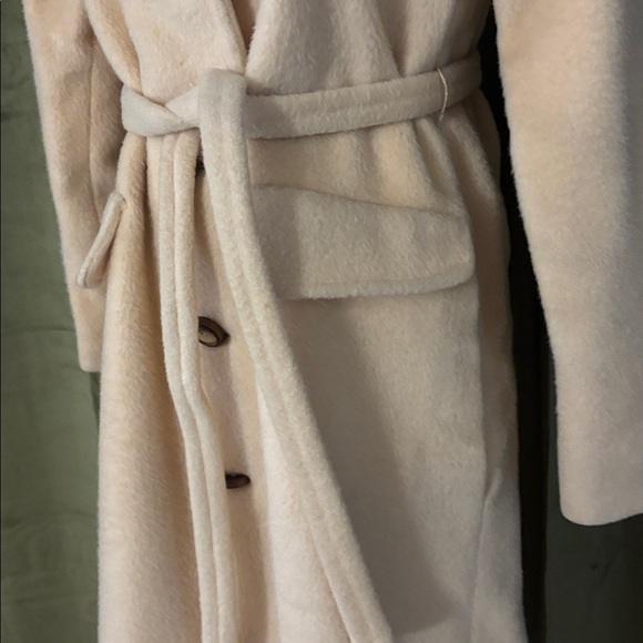 Pierre Cardin Cream 100% teddy wool  coat, US6 - Picture 5 of 14
